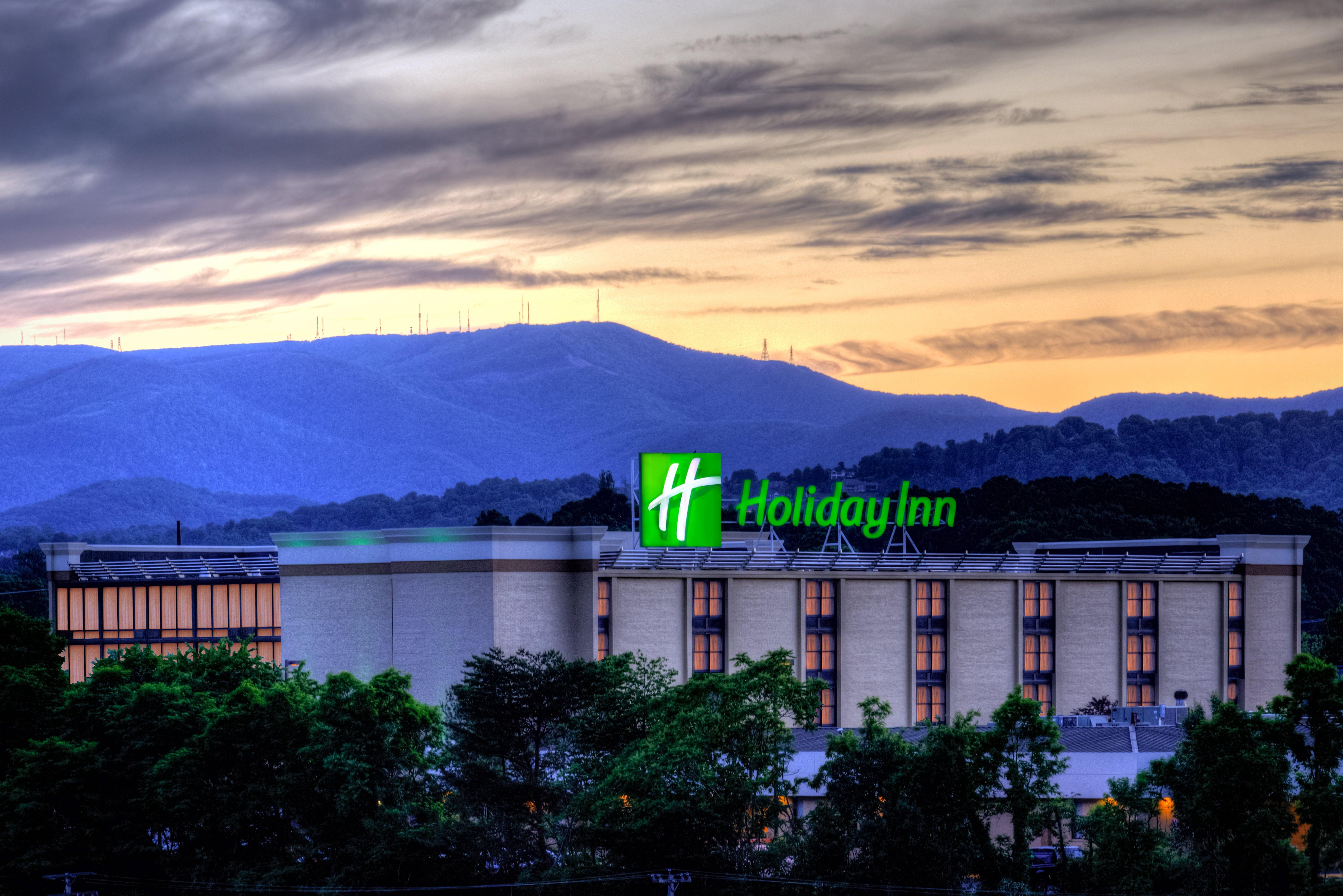 Holiday Inn Roanoke - Tanglewood Route 419 & I 581, An Ihg Hotel Buitenkant foto